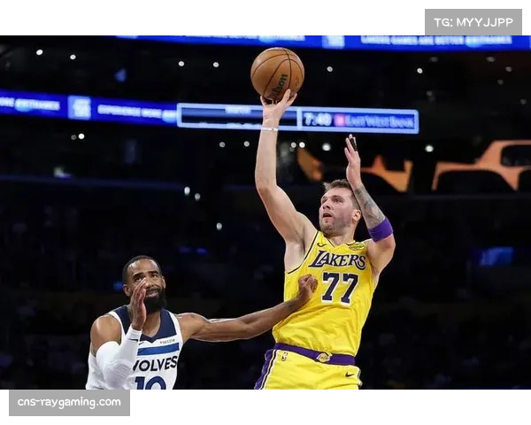 东契奇成湖人队史首位开局连续两场得分40+的球员